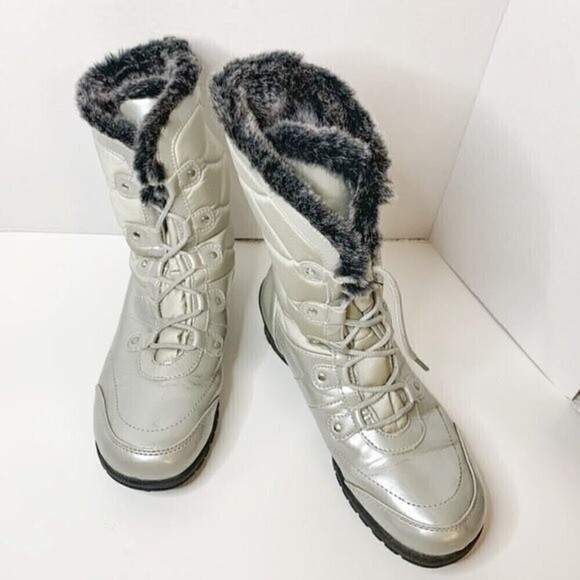 Khombu Silver Metallic Lace Up Nylon Angel Snow Moon Faux Fur Lined Boots - Picture 1 of 12